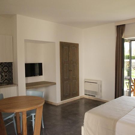 Aparthotel Borgo de li Santi Otranto Habitación foto